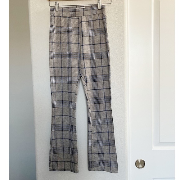 Urban Outfitters UO Casey Kick Flare Plaid Pants Black Gray - Picture 2 of 7